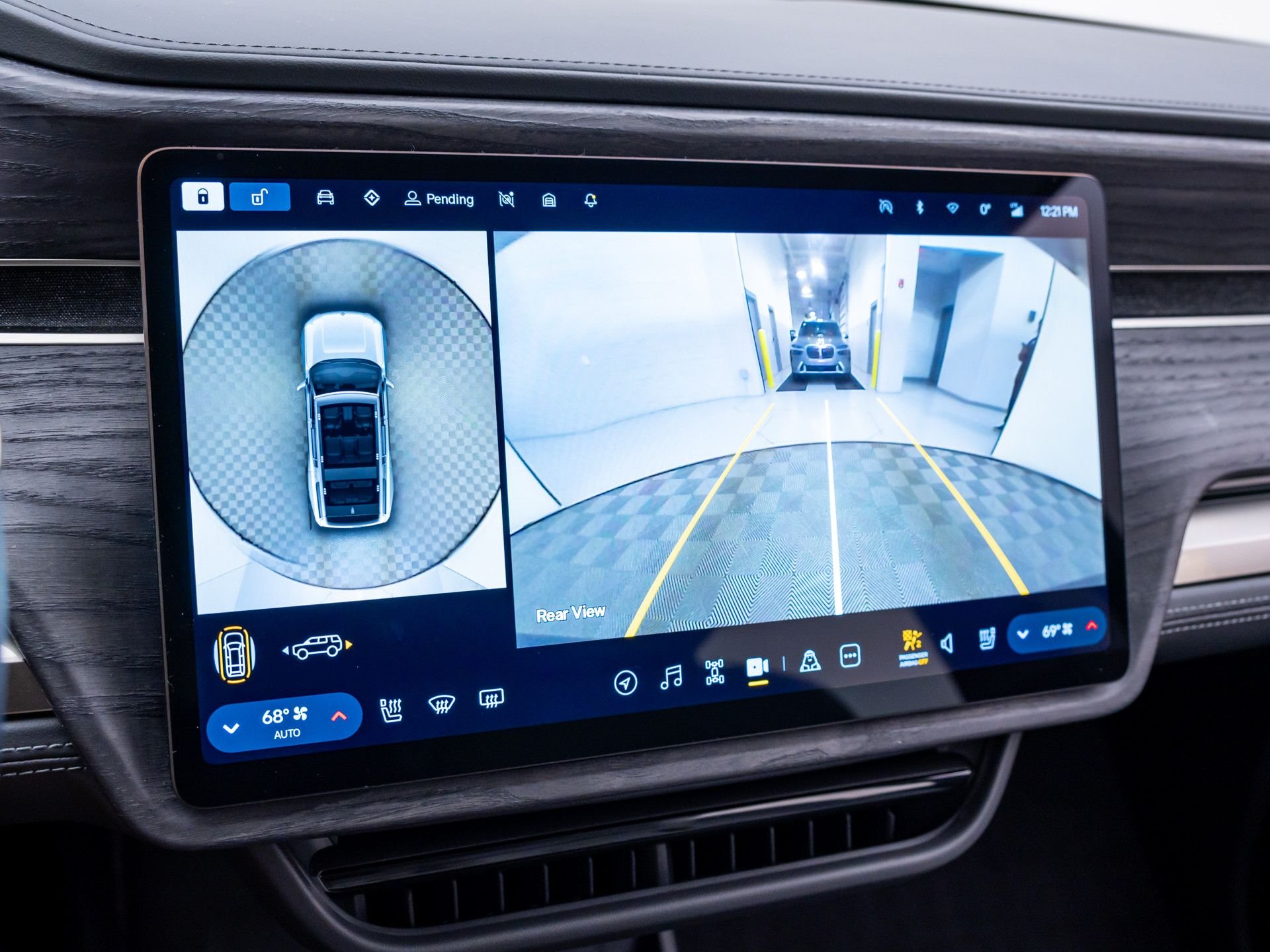 Used 2023  Rivian Adventure image 29