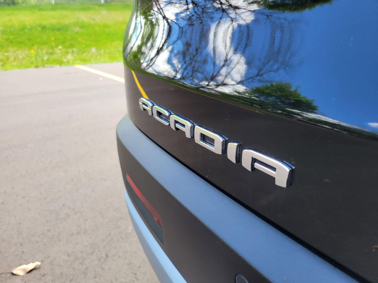 Used 2023 Black GMC SLE image 28
