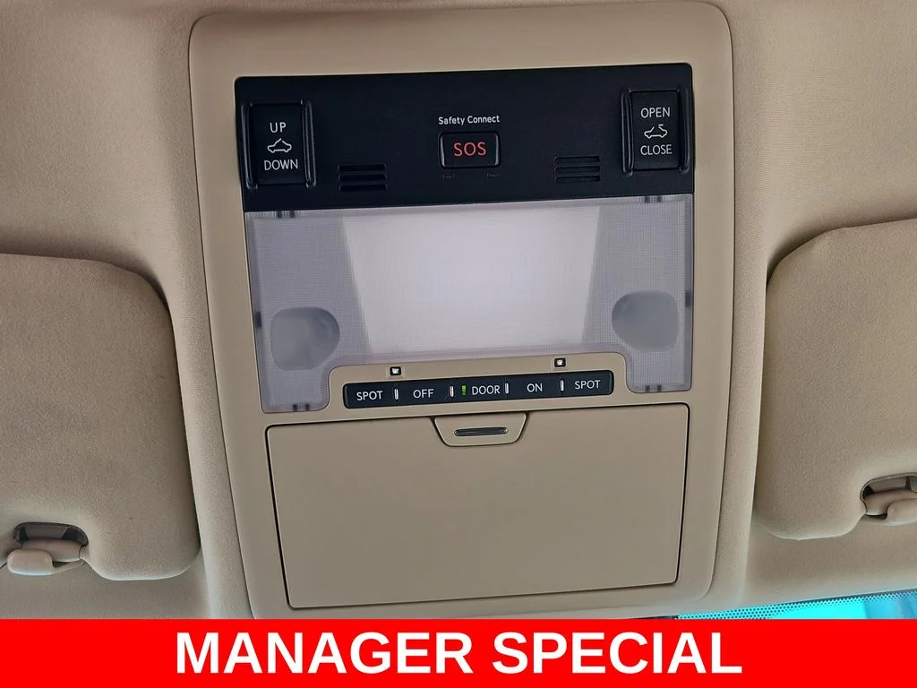 Used 2016 White Lexus 460 image 31