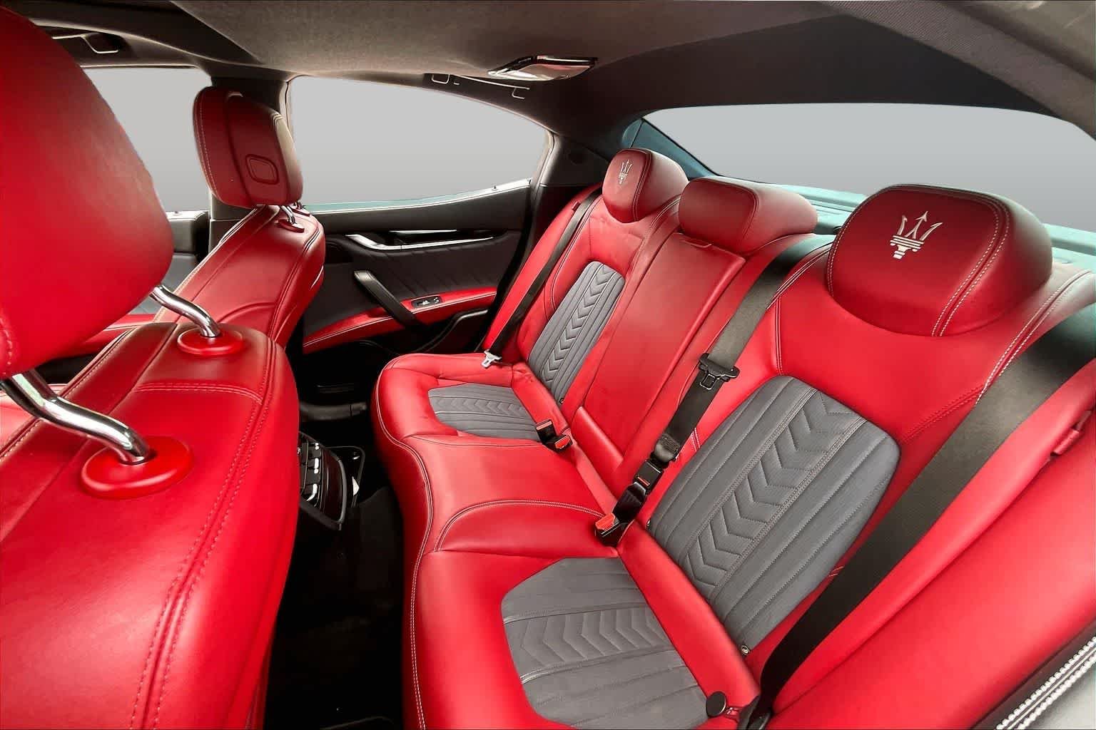 Used 2019 Rosso Folgore Mica Maserati GranLusso image 21