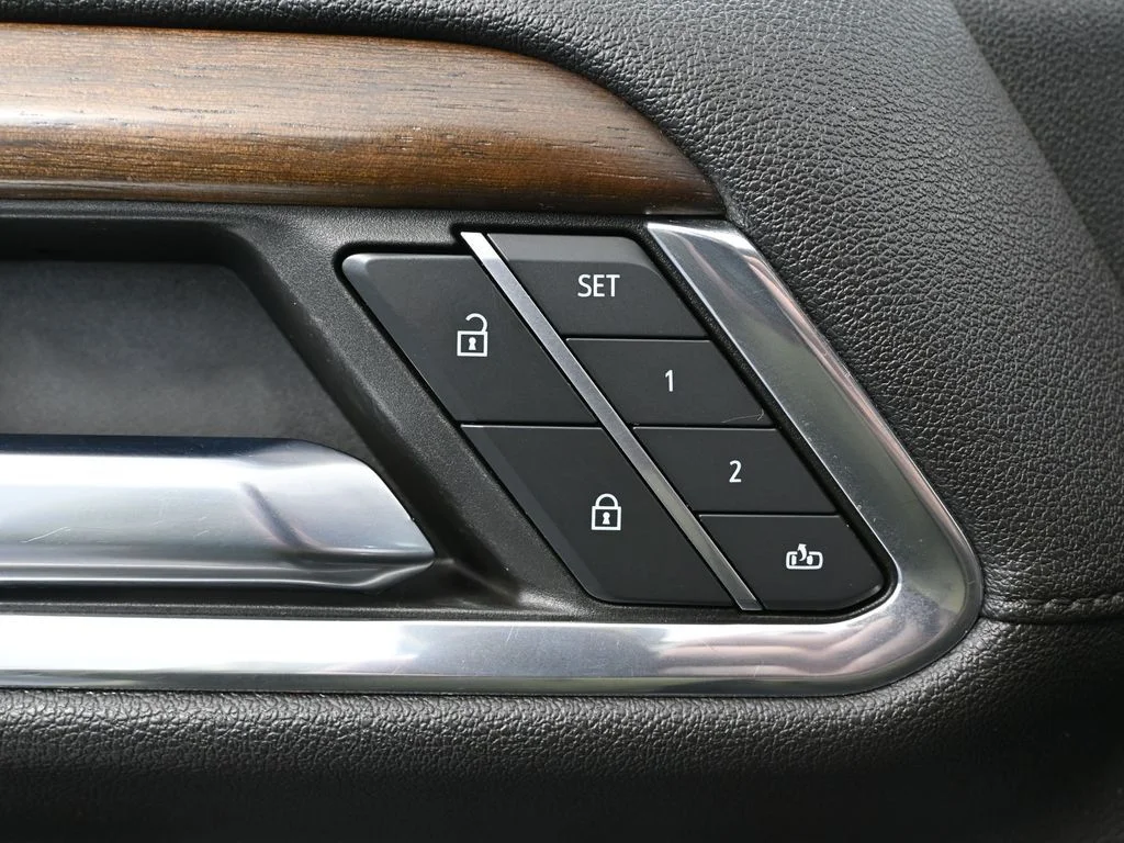 Used 2023 Black Chevrolet High Country image 16