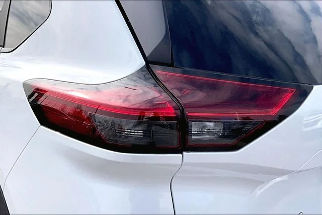 New 2026 Everest White Pearl TriCoat Nissan Rock Creek® image 13