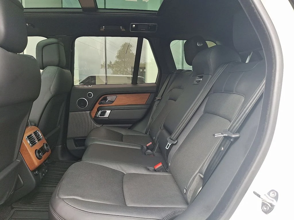 Used 2019 Fuji White Land Rover 3.0L V6 Supercharged HSE image 10