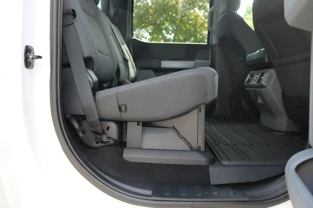 New 2026 Oxford White Ford XLT image 45