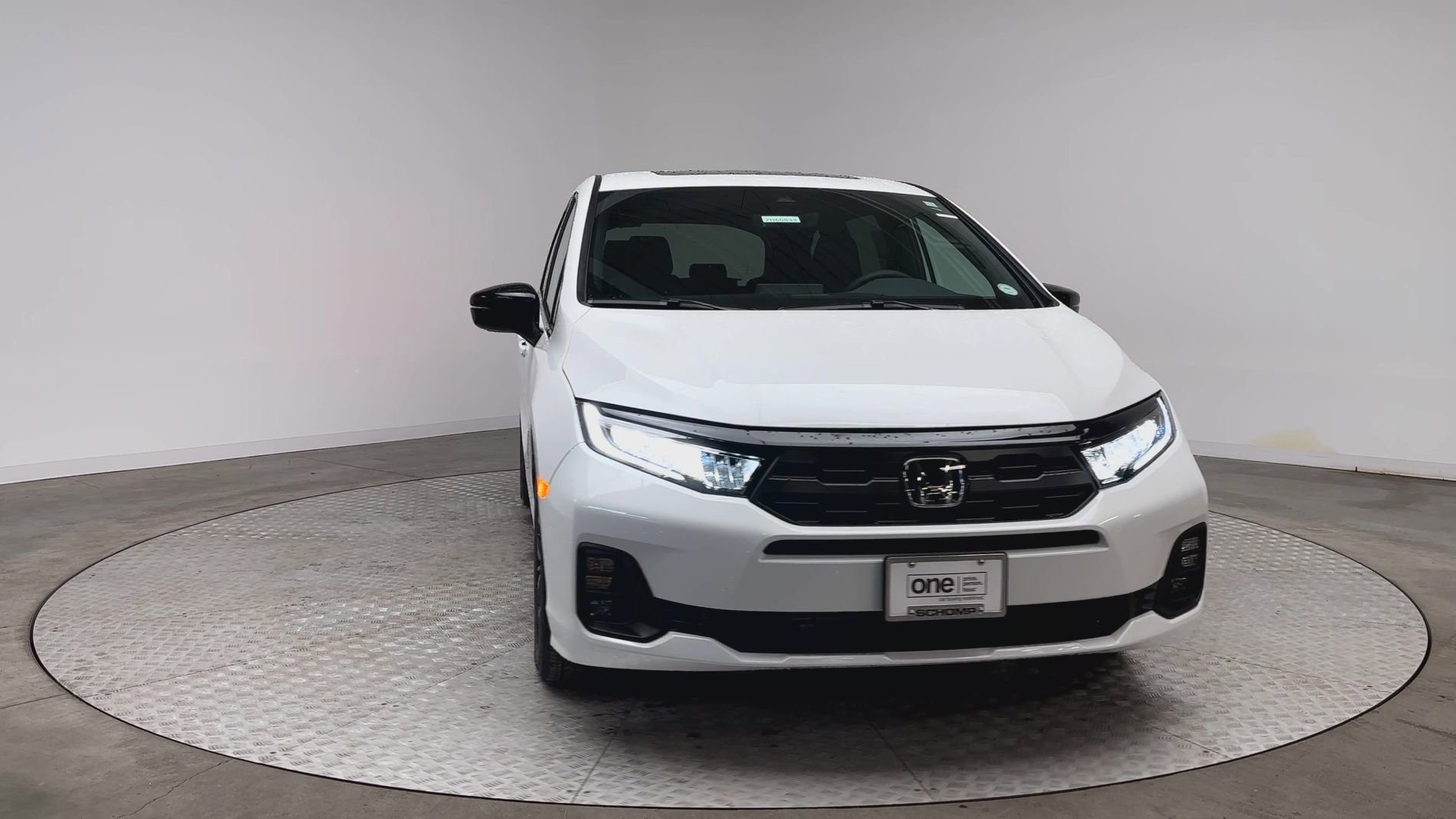 Used 2026 Platinum White Pearl Honda Sport-L image 3