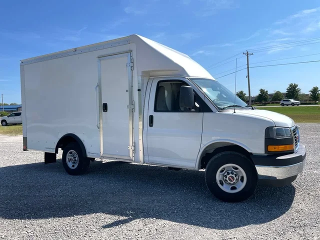 2025 GMC Savana Cutaway 3500 1WT