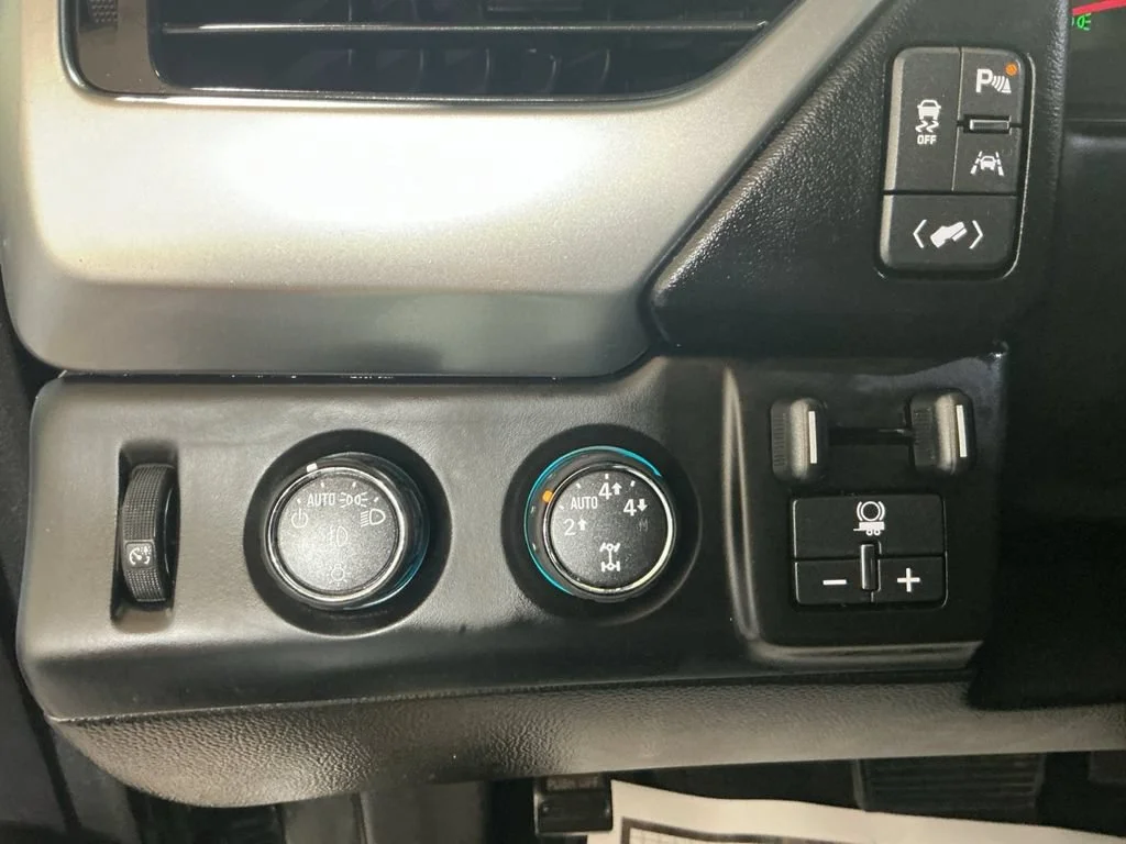 Used 2016 BLACK Chevrolet LTZ image 18