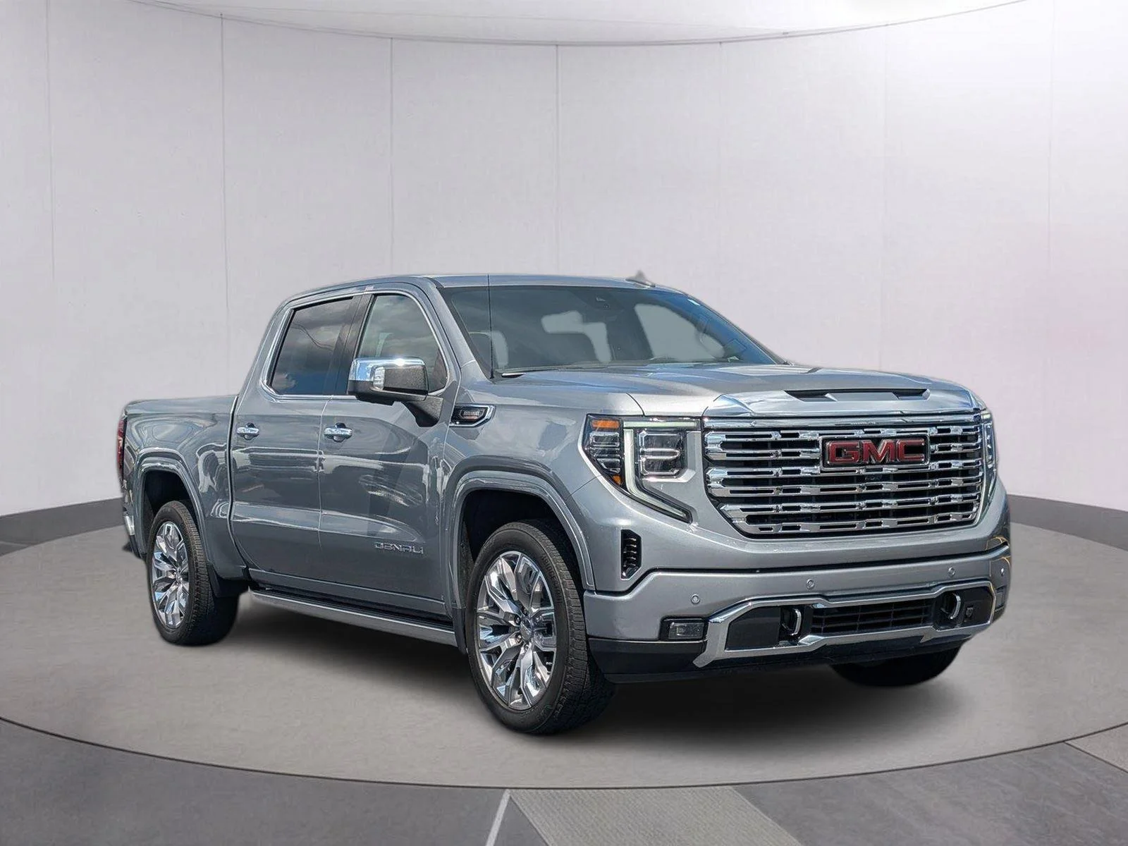 Used 2024 Sterling Metallic GMC Denali image 11