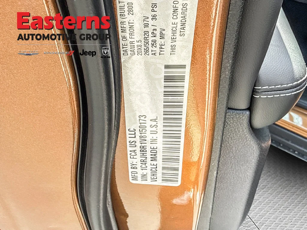 New 2027 Copper Shino Metallic Clearcoat Jeep Limited image 27