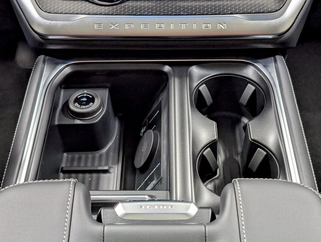 New 2027 Dark Matter Gray Metallic Ford MAX Platinum image 7
