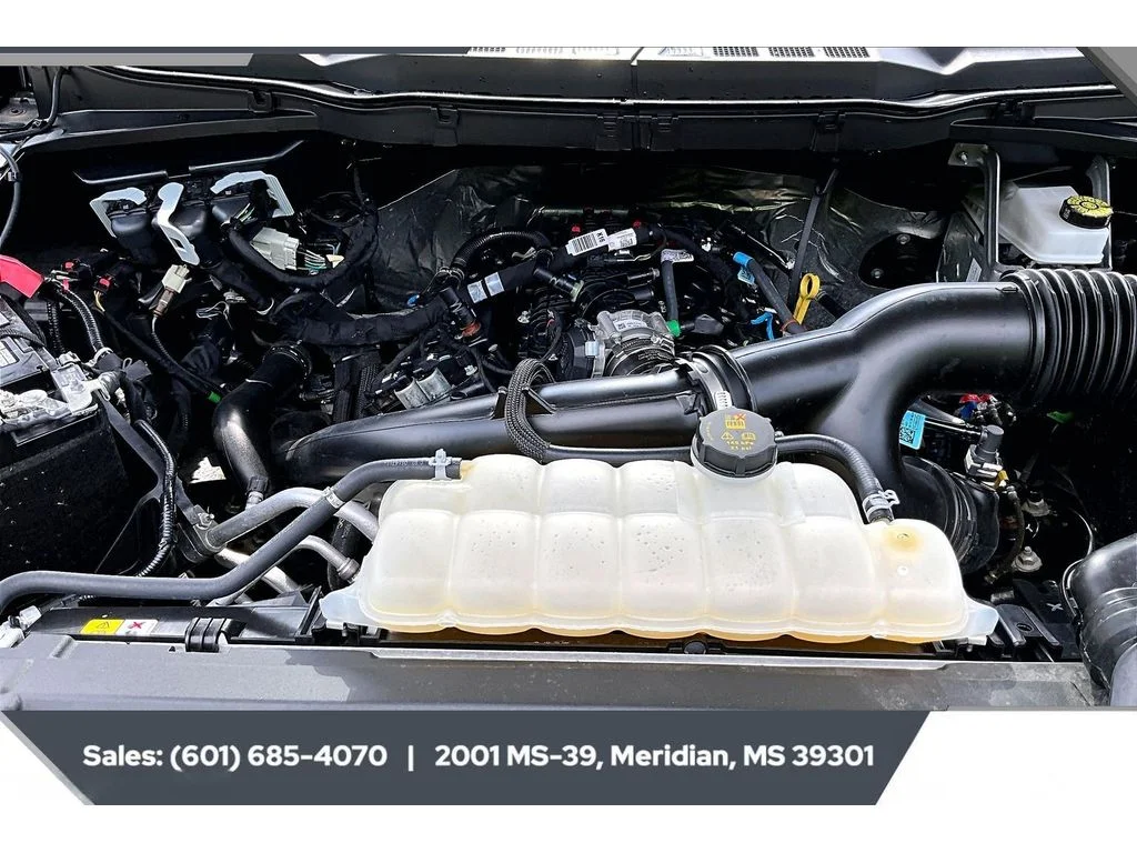 Used 2025 Agate Black Metallic Ford XLT image 8