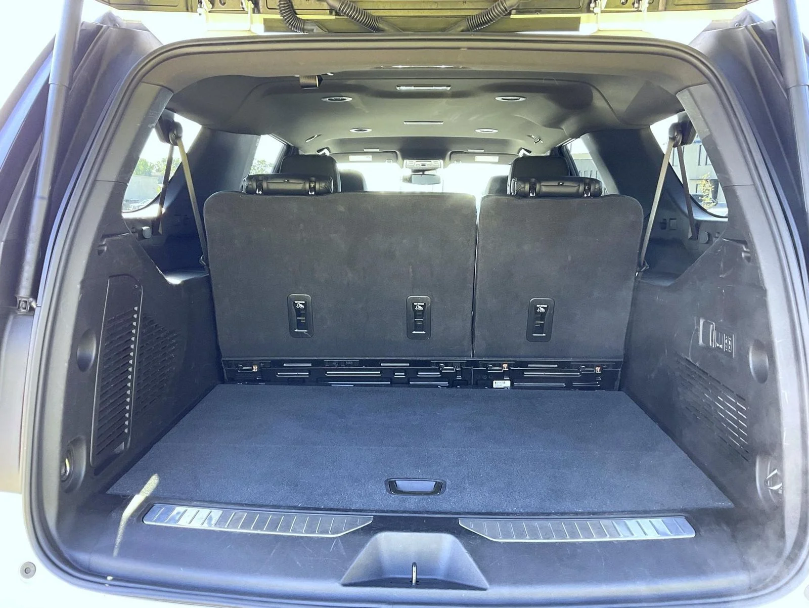 Used 2025 White GMC Denali image 23