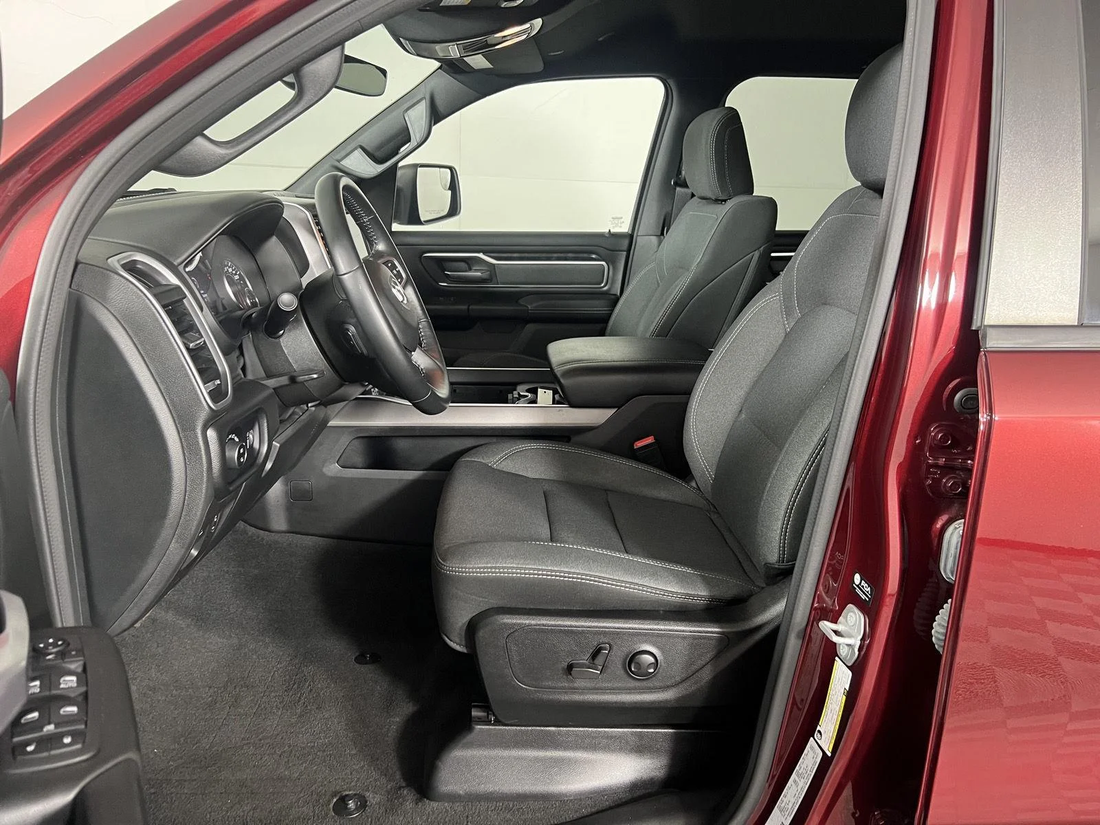 Used 2022 Delmonico Red Pearlcoat Ram Big Horn image 12