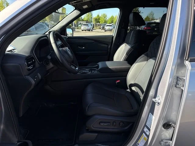New 2026 Solar Silver Metallic Honda Black Edition image 15