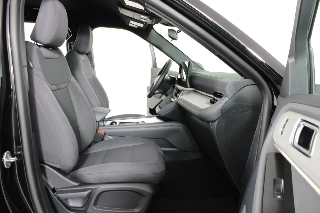 New 2027 Black Ford Active image 18