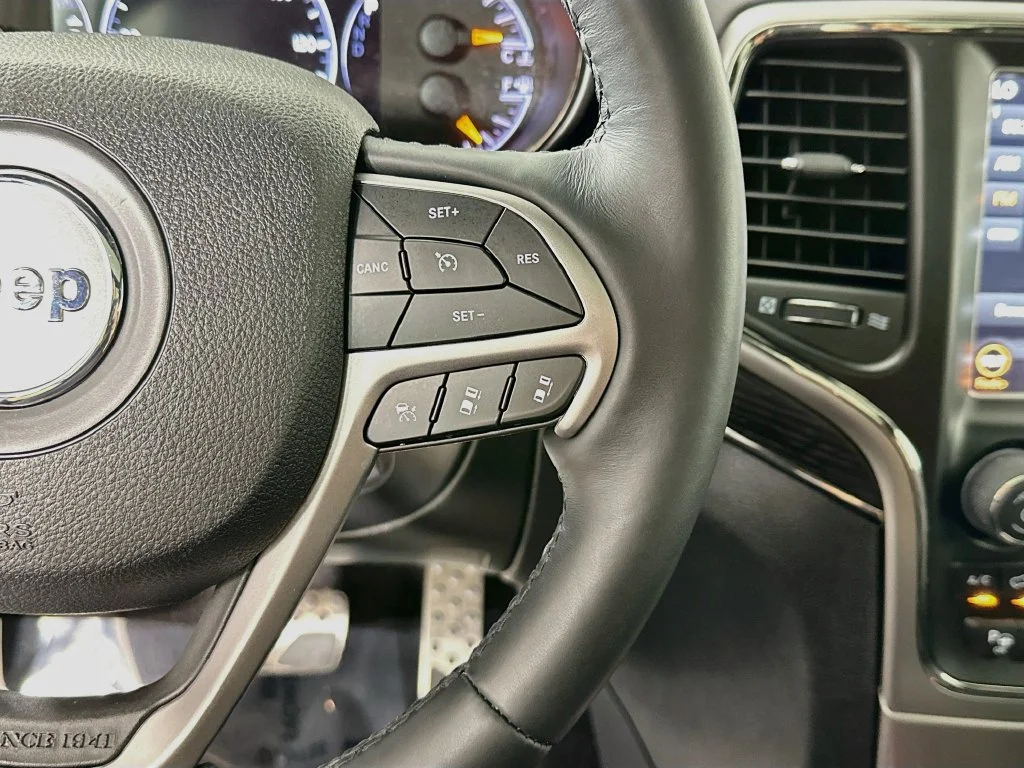 Used 2018 Bright White Clearcoat Jeep High Altitude image 14