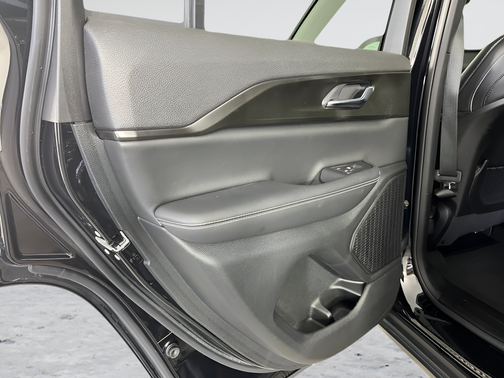 Used 2023 Black Jeep Altitude X image 19
