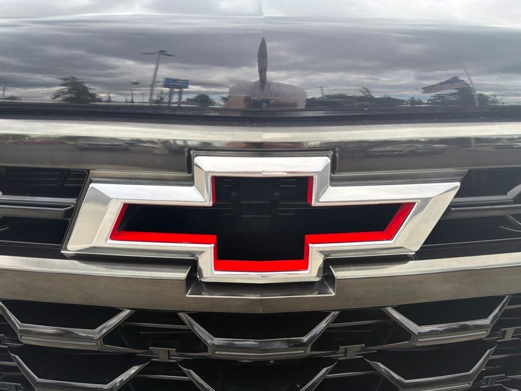 Used 2022 Black Chevrolet ZR2 image 31