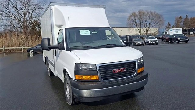 New 2025 Summit White GMC 1WT image 4