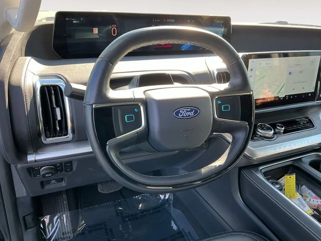 Used 2025 Gray Metallic Ford Platinum image 9