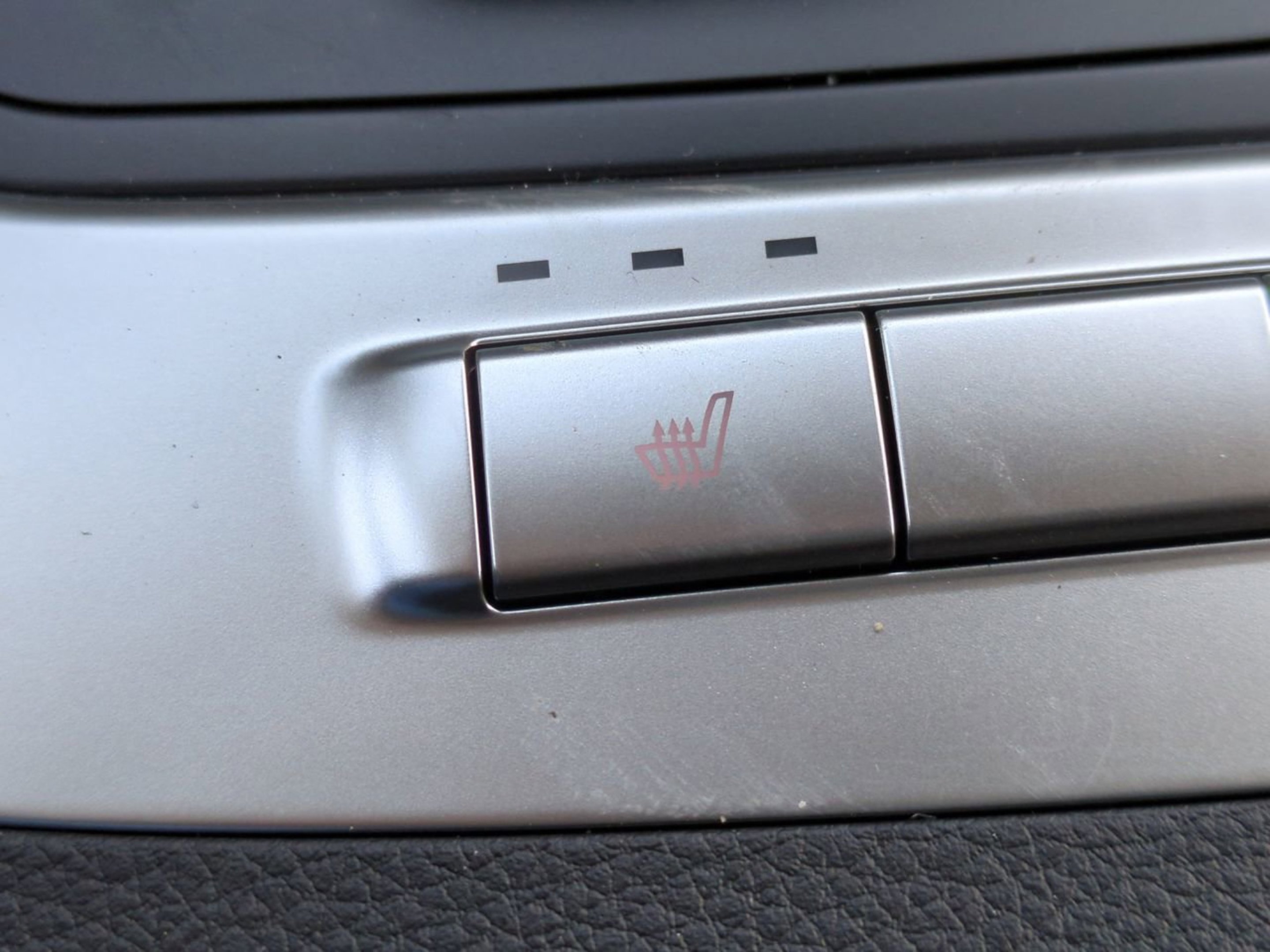 New 2026 Snow White Pearl Kia LXS image 27