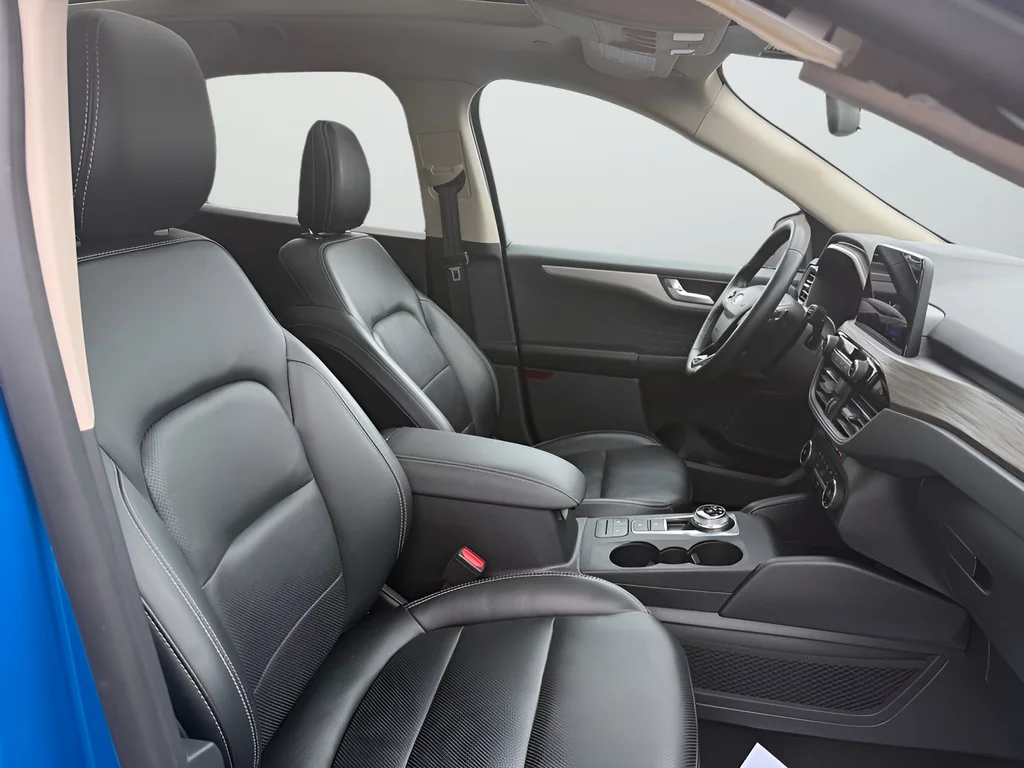Used 2020 Blue Ford SEL image 28