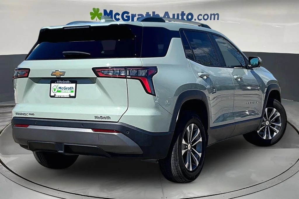Used 2025 Green Chevrolet LT image 7