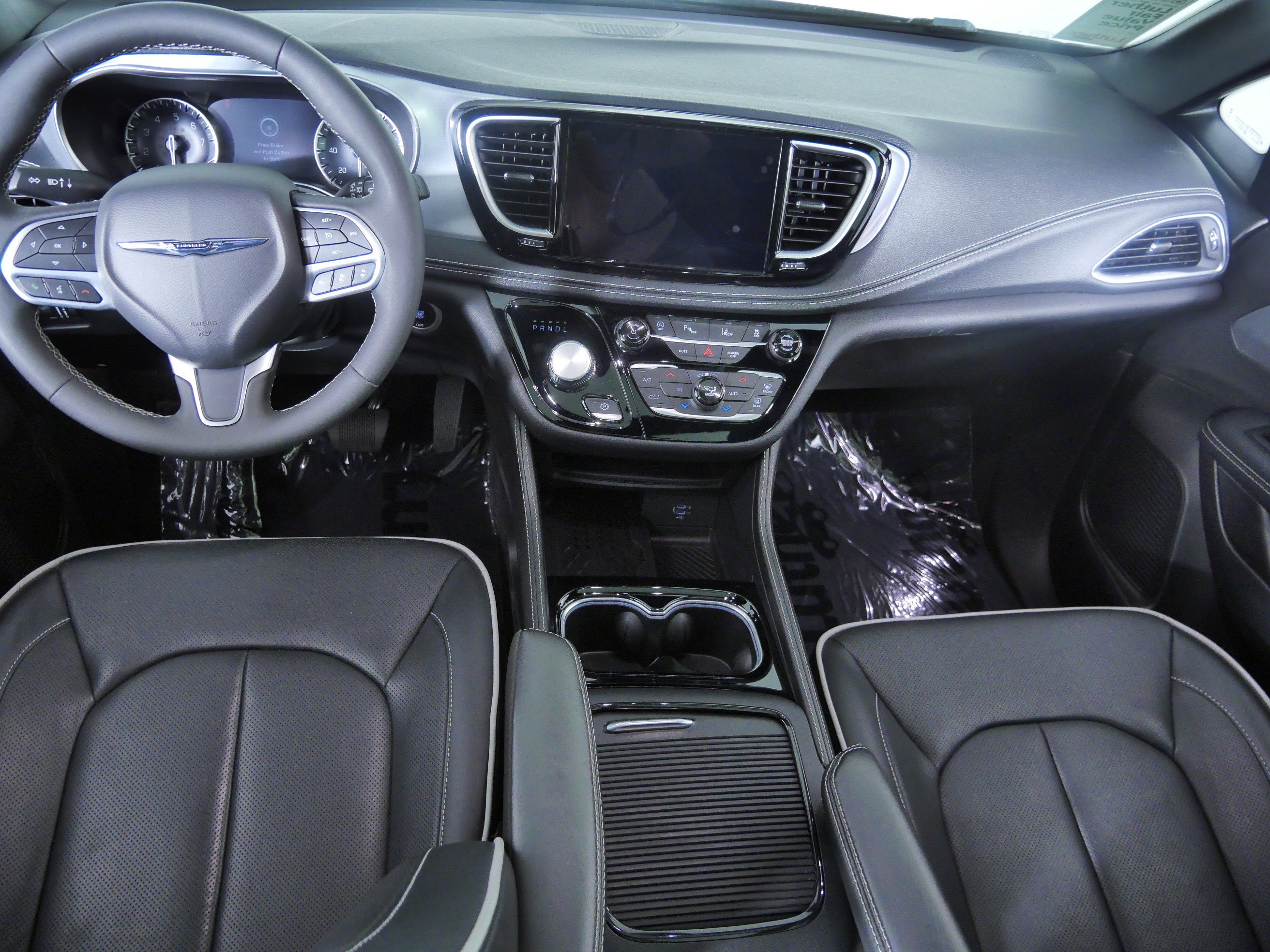 Used 2026 Diamond Black Crystal Pearlcoat Chrysler Limited image 10