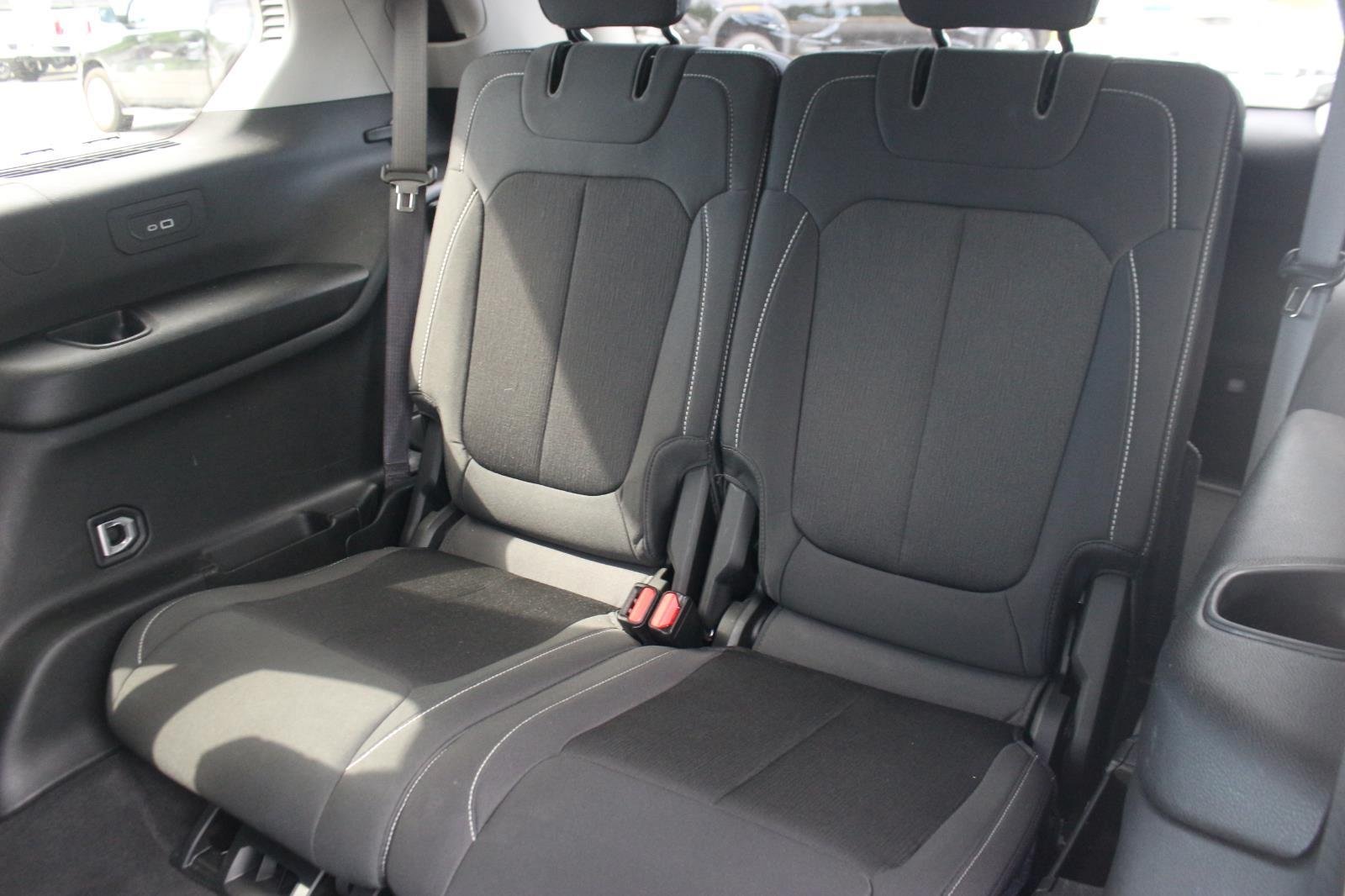 Used 2022 Gray Jeep Laredo image 33