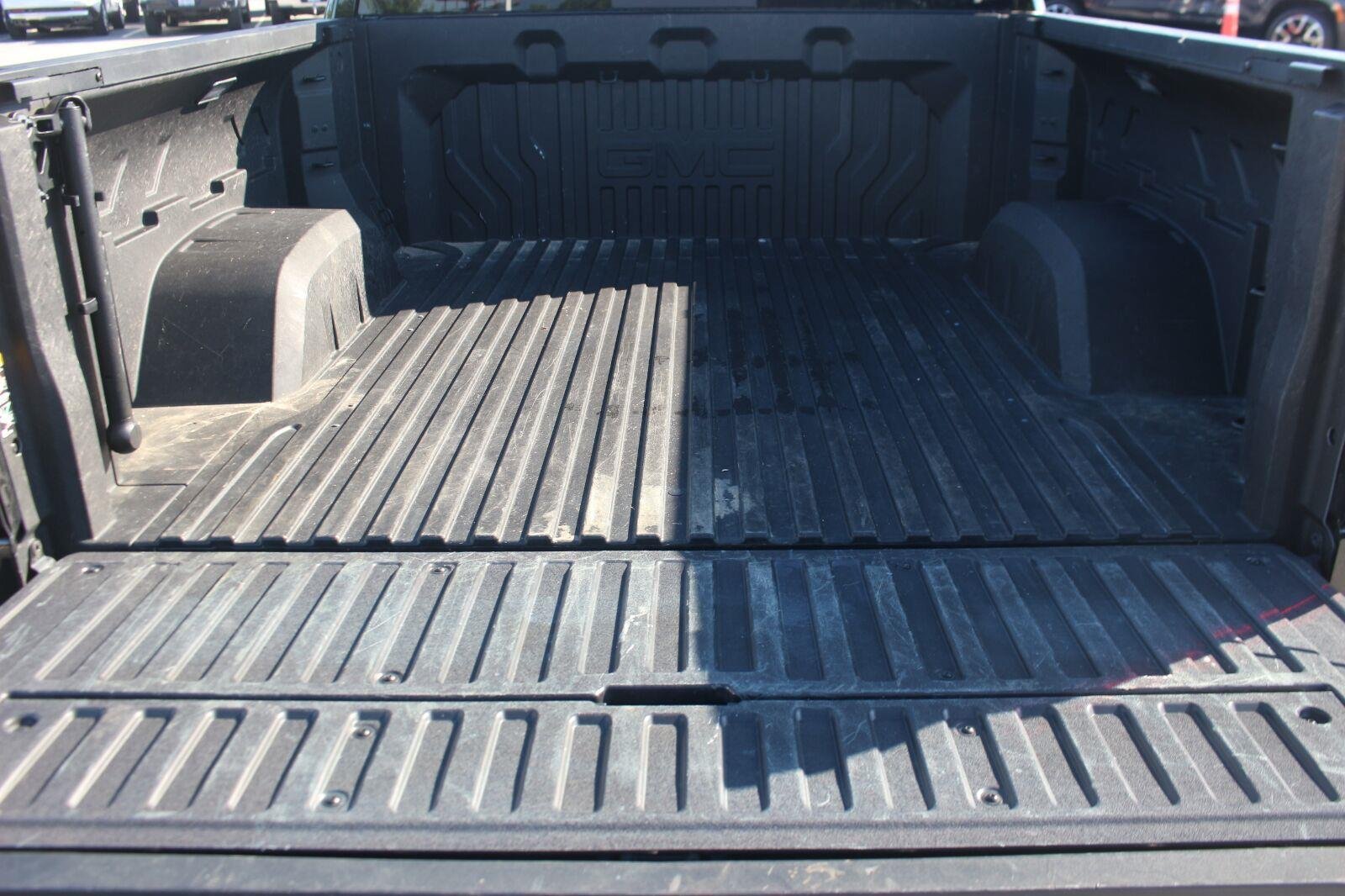 Used 2024 Onyx Black GMC Denali Ultimate image 12