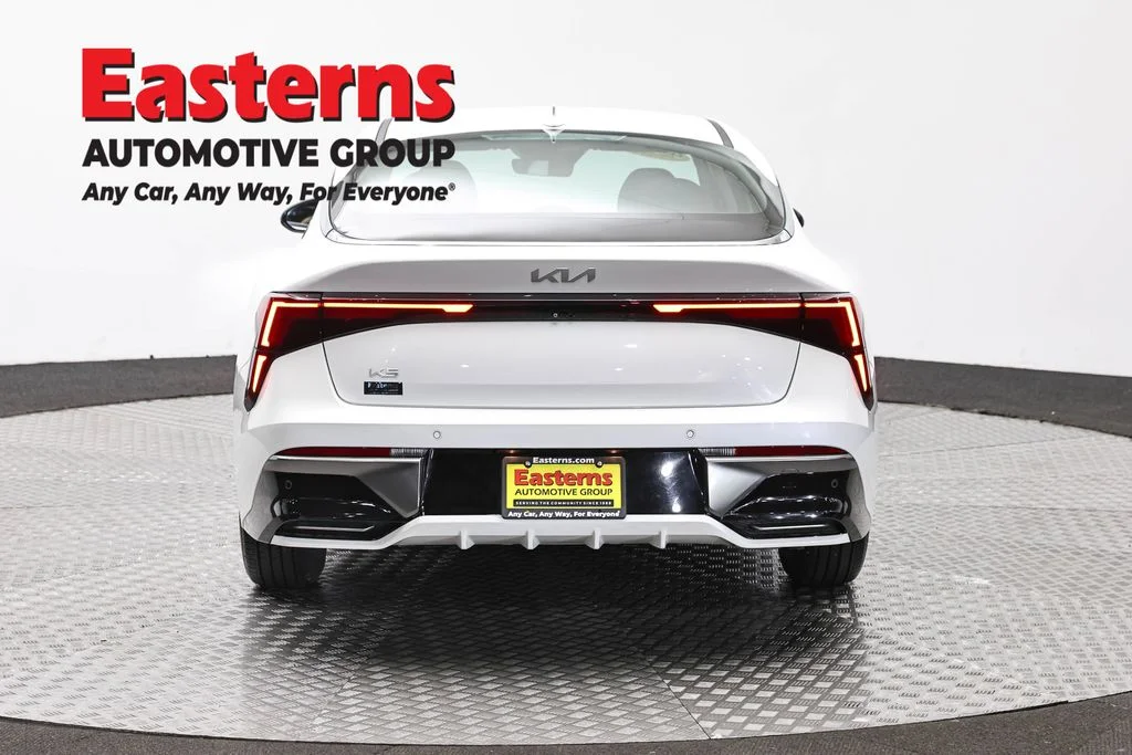 Used 2025 White Kia LXS image 6