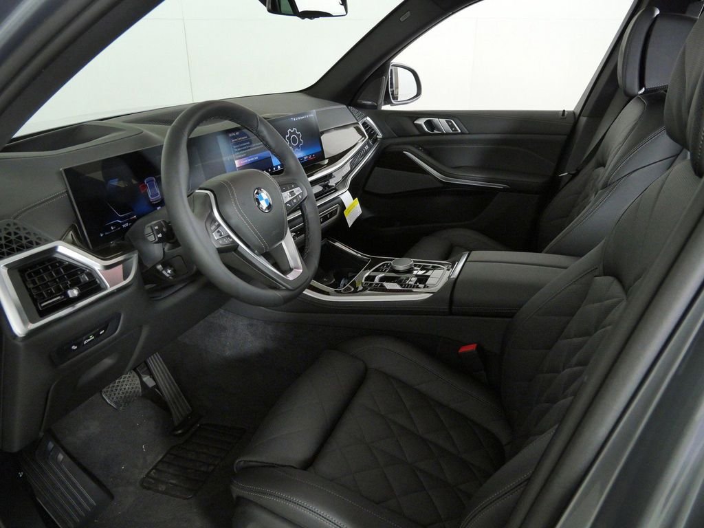 Used 2026 Skyscraper Grey Metallic BMW xDrive40i image 36