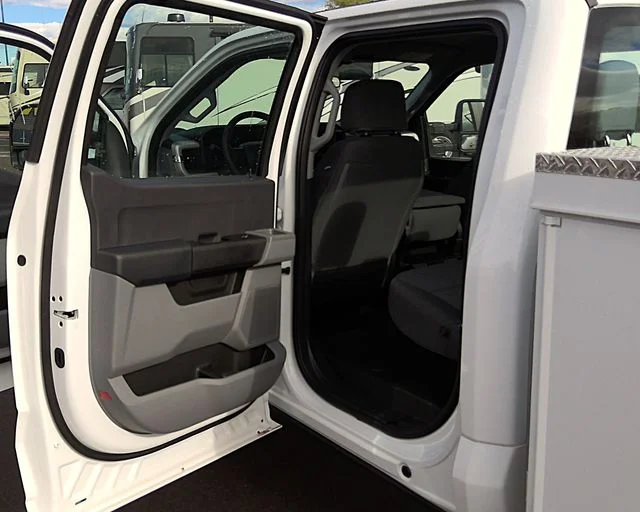 New 2026 Oxford White Ford XL image 16