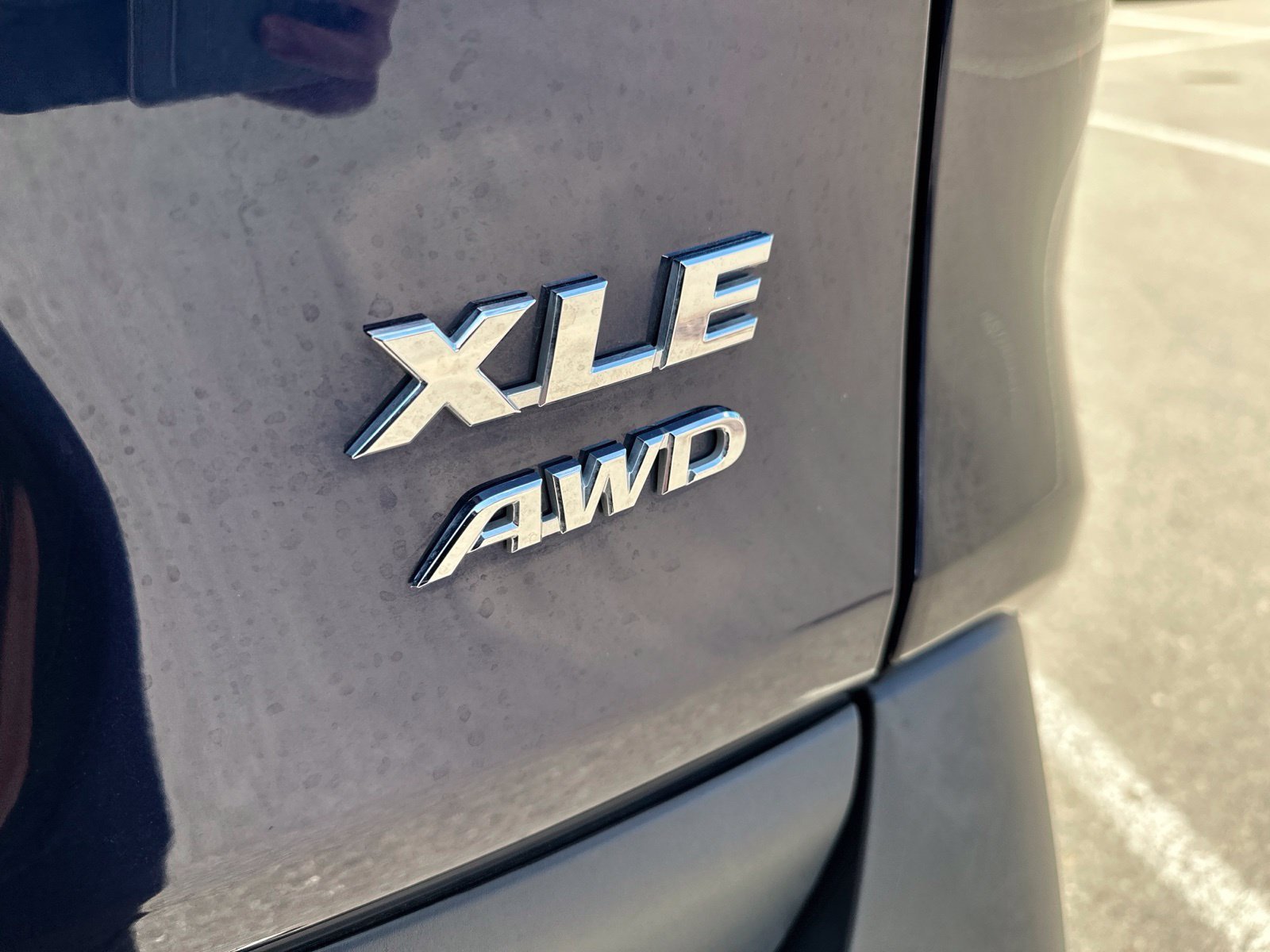 Used 2025 Blue Toyota XLE Premium image 8