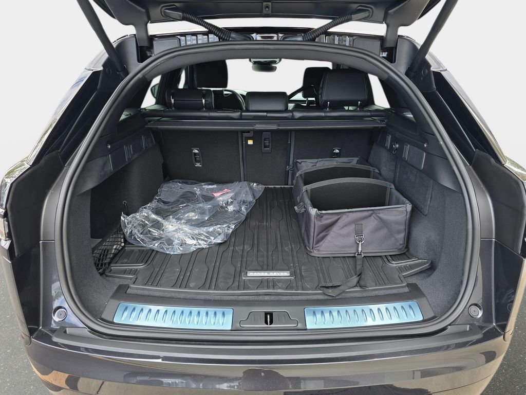 New 2026 Carpathian Grey LAND ROVER  image 12