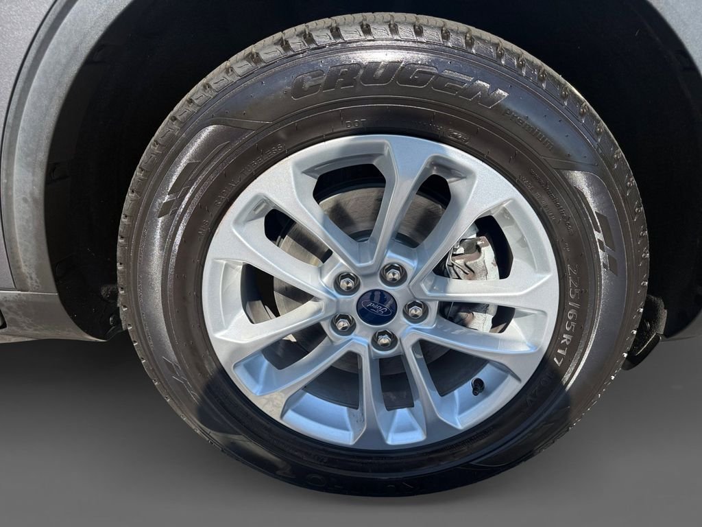 Used 2022 Gray Ford SE image 15