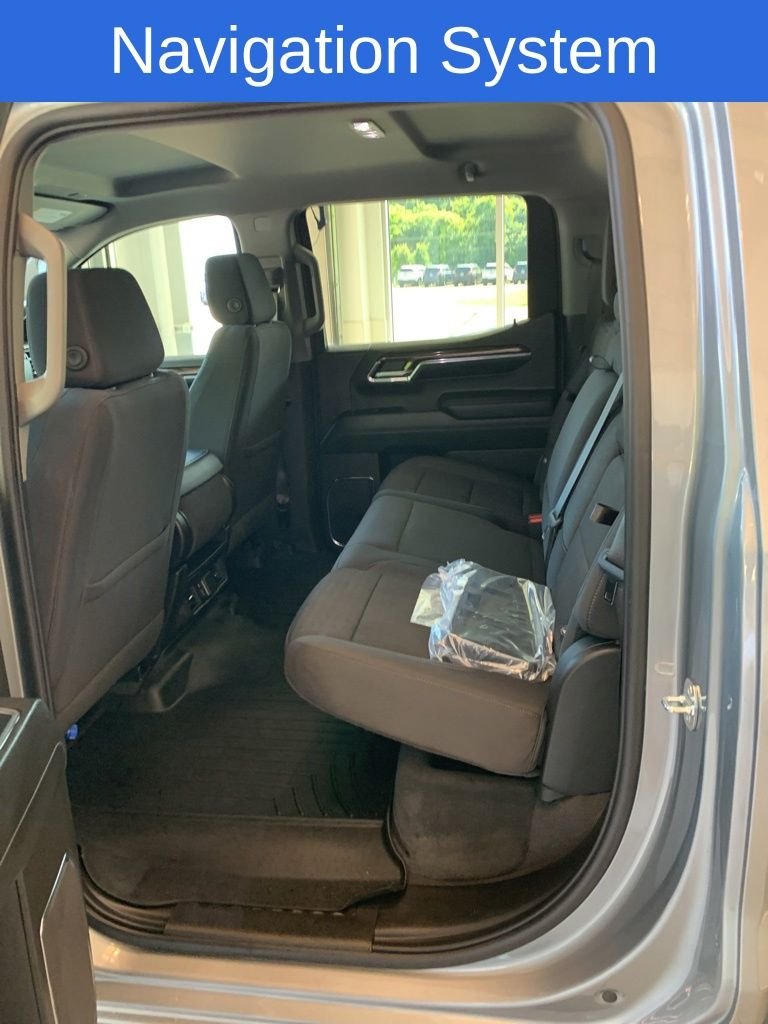 Used 2024 Silver GMC Elevation image 6