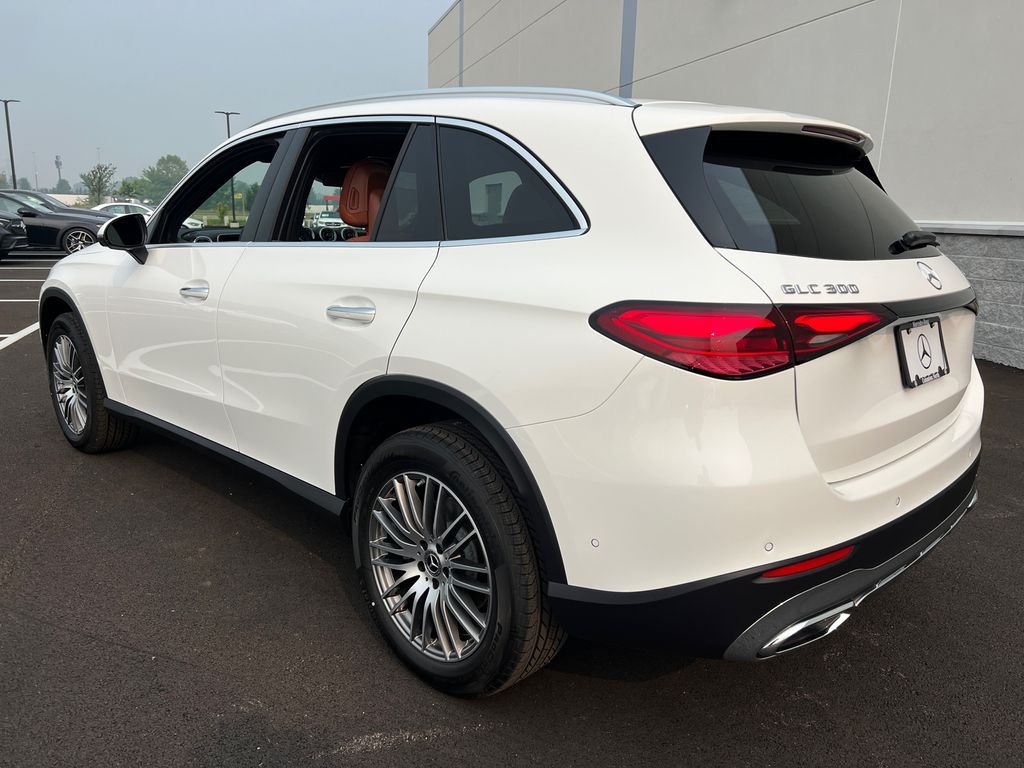 New 2026 Polar White Mercedes-Benz GLC 300 image 5
