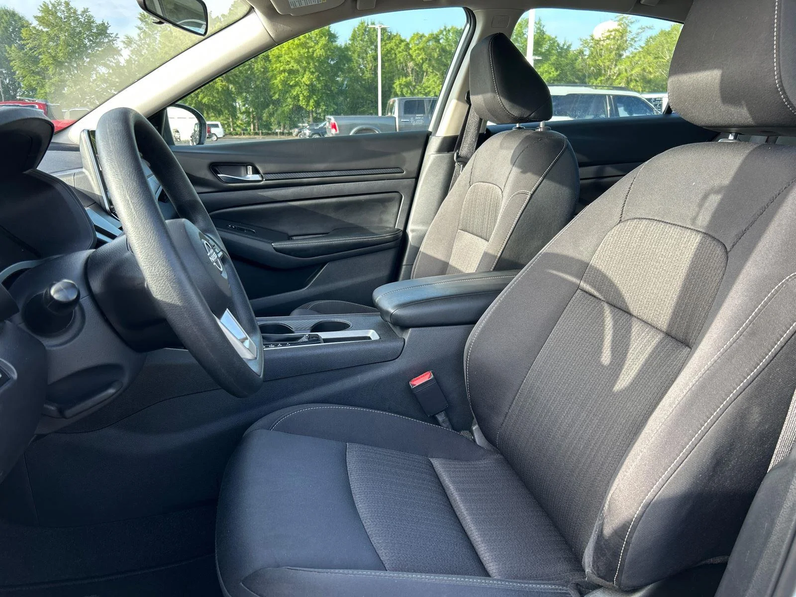 Used 2025 Glacier White Nissan SV image 17