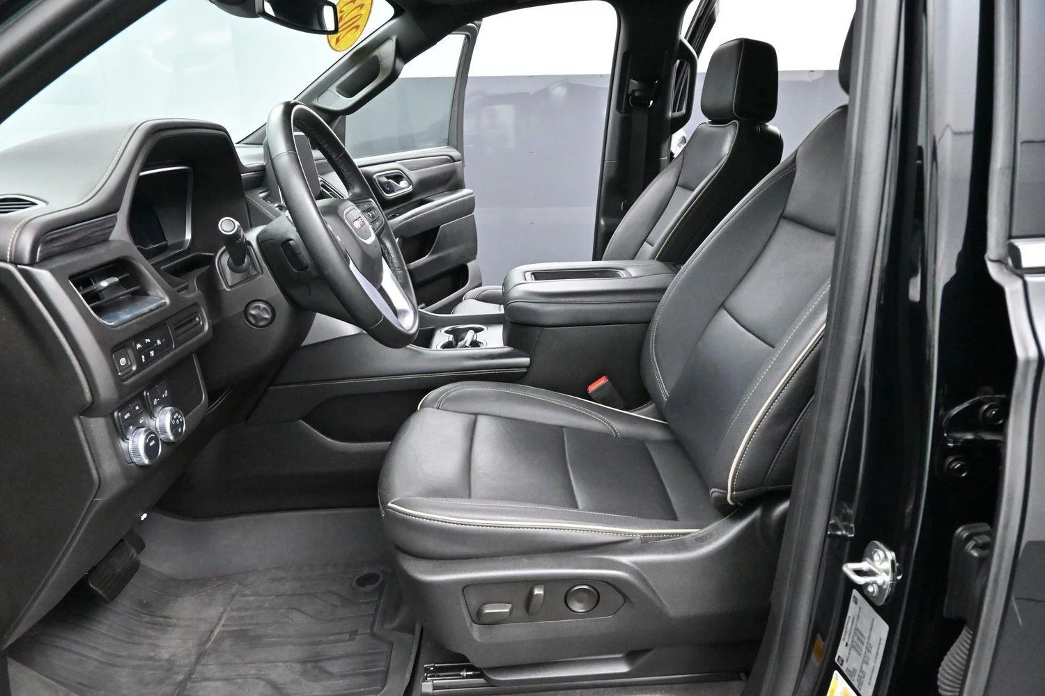 Used 2023 Onyx Black GMC SLT image 16