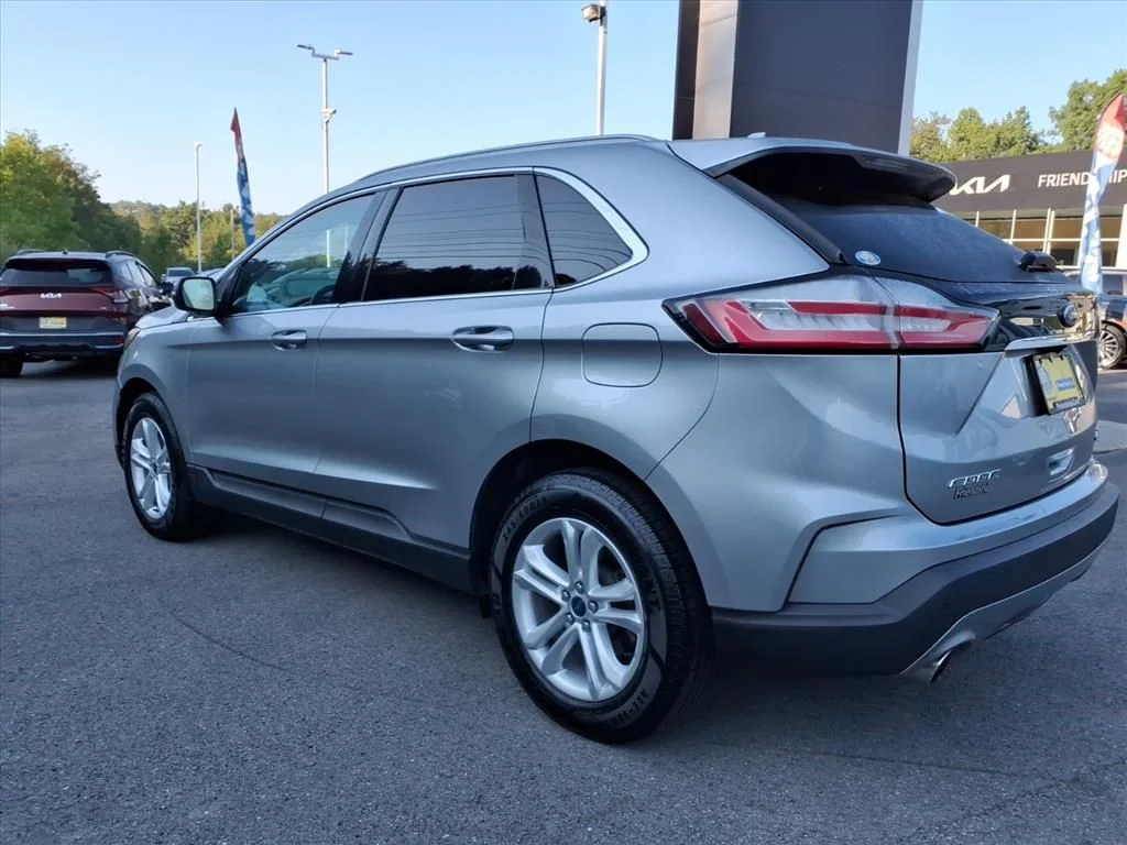 Used 2020 Silver Ford SEL image 4