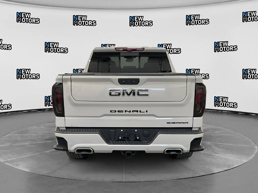Used 2025 Titanium GMC Denali Ultimate image 4