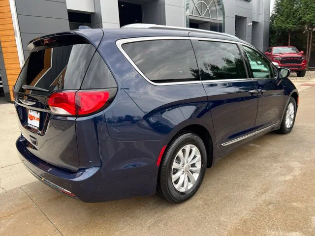Used 2018 Blue Chrysler Touring L Plus image 3
