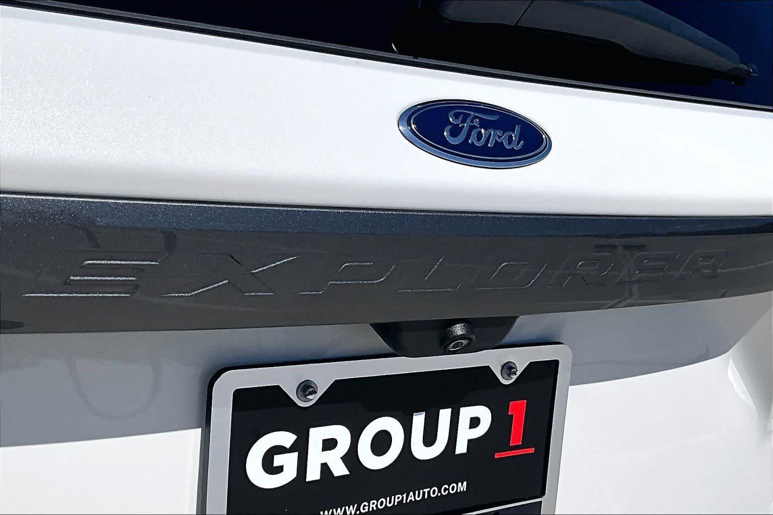 Used 2024 Star White Metallic Tri-Coat Ford XLT image 29