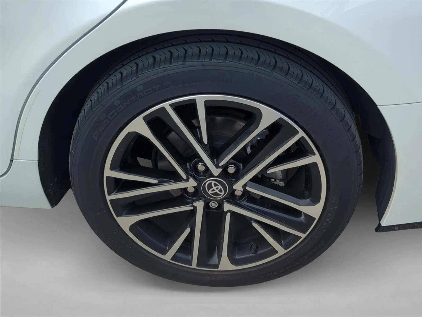 Used 2025 Wind Chill Pearl Toyota XLE image 6