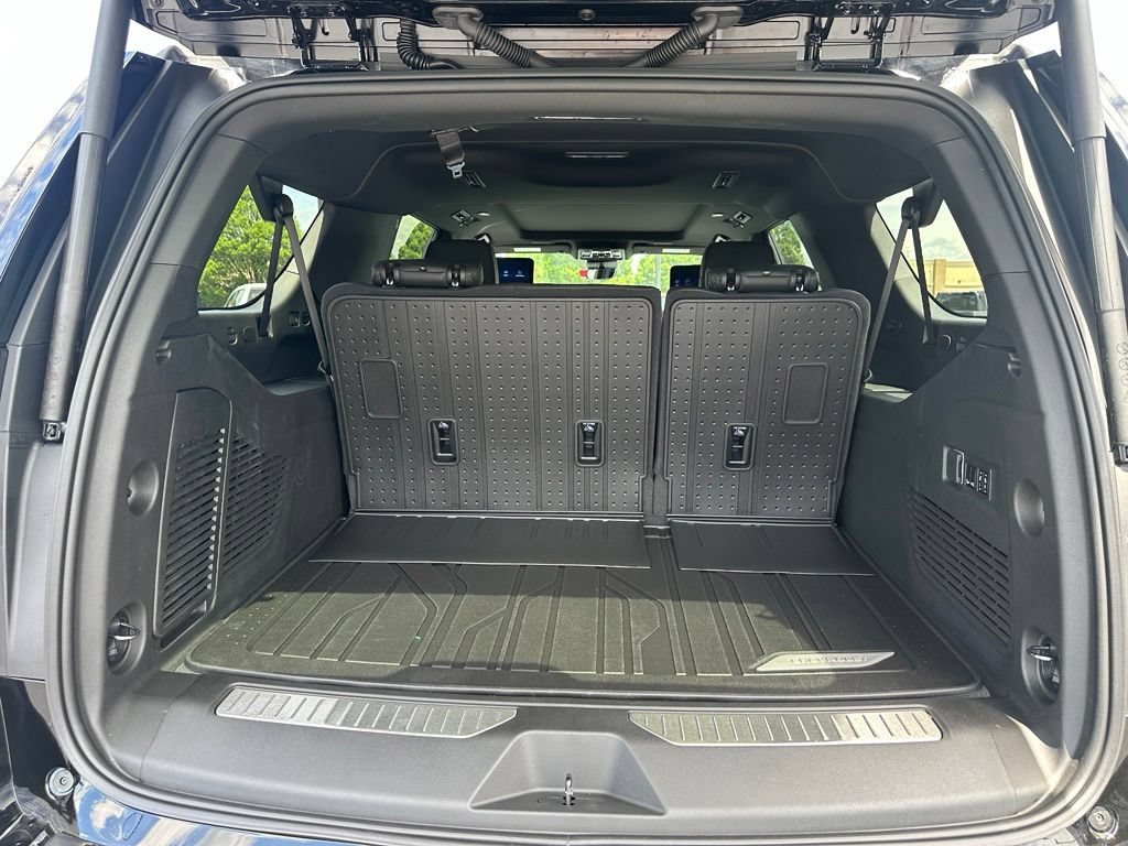 2026 Chevrolet Suburban High Country - Photo 23