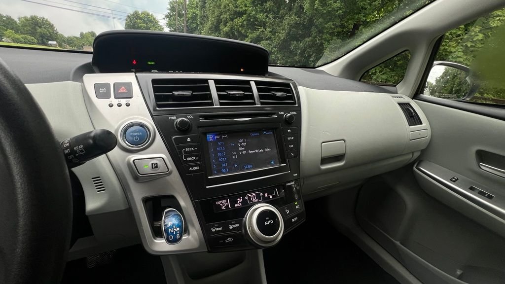 Used 2012 White Toyota Two image 14