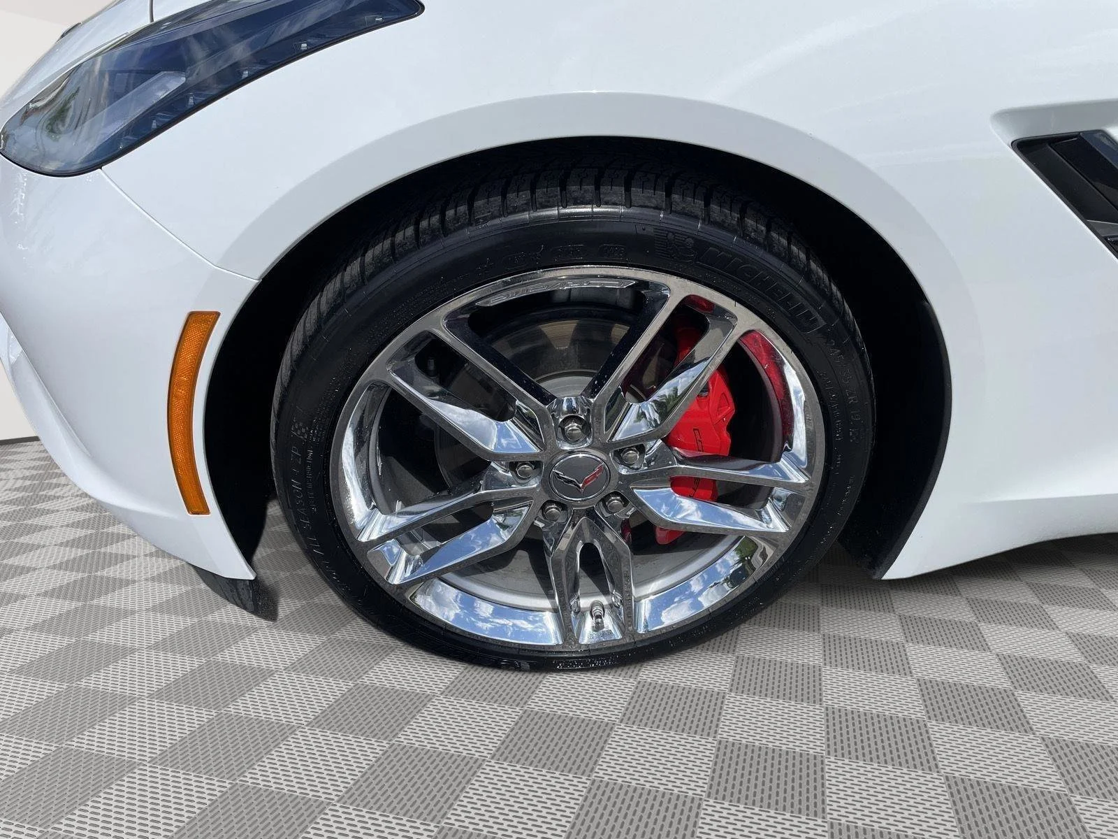 Used 2018 Arctic White Chevrolet 1LT image 10