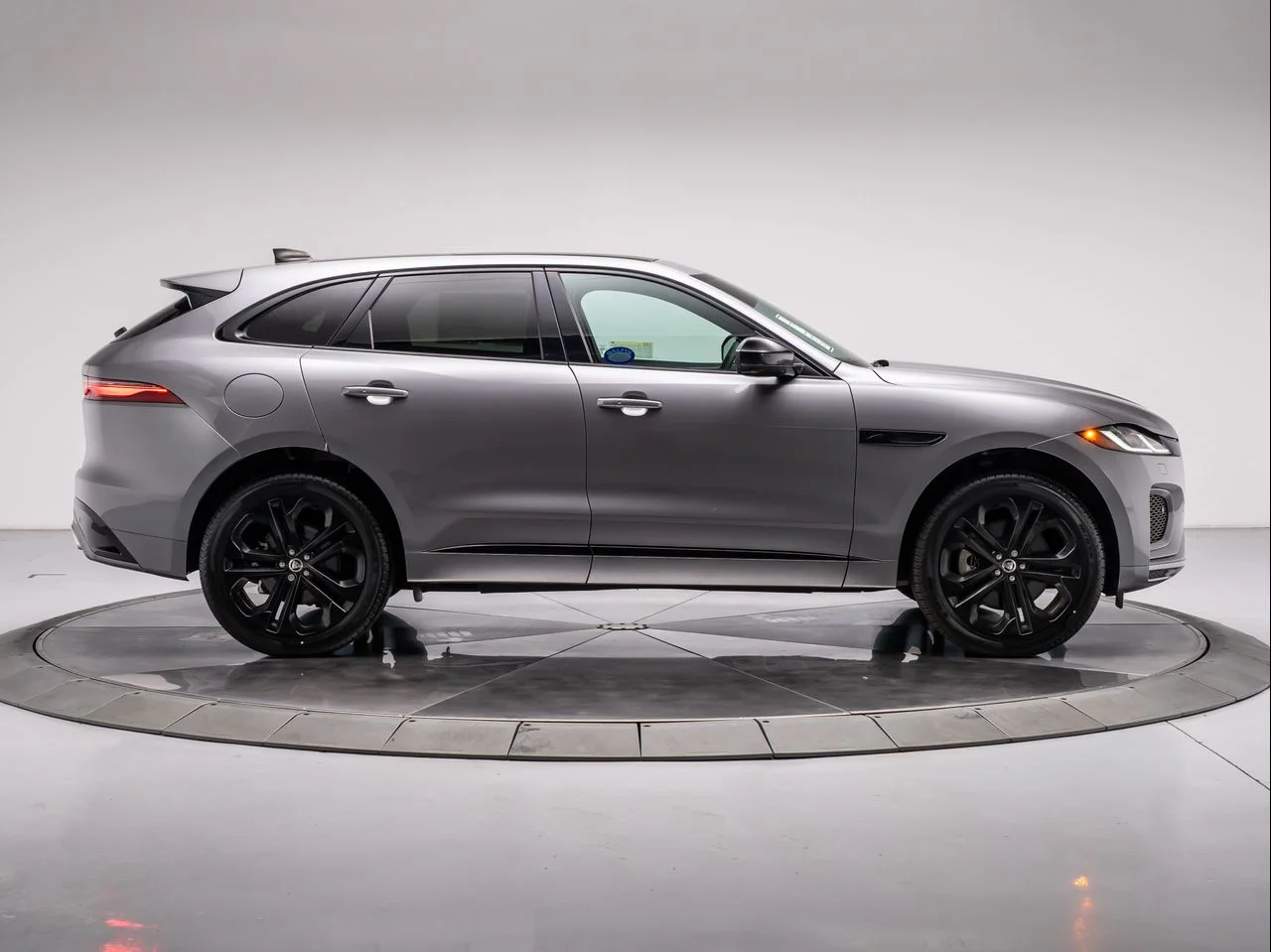 New 2025 Eiger Grey Jaguar R-Dynamic S P400 AWD Automatic image 6