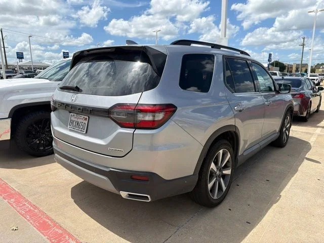 Used 2024  Honda Touring image 5